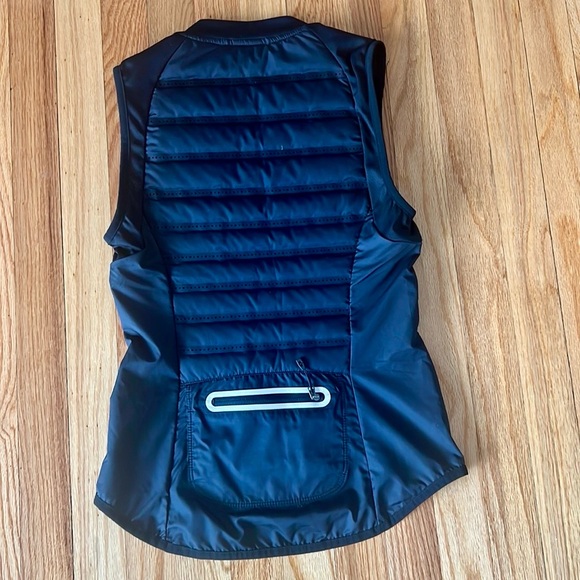 Nike running aeroloft 800 balck  vest women’s size Xs - Picture 5 of 8